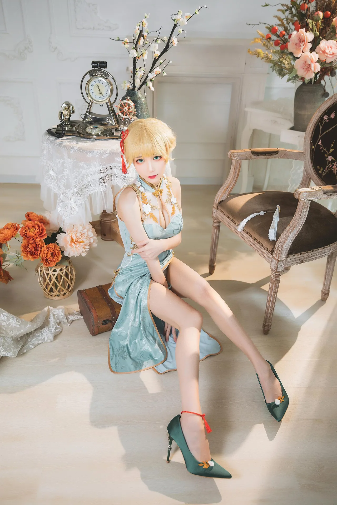 紧身衣女战士被寄生生物肆意玩弄 - Page 17